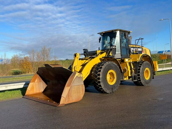 Caterpillar 966M Loader for sale