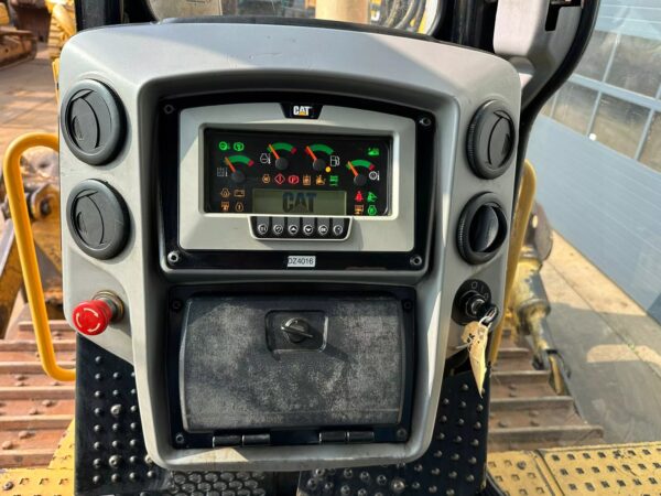 Caterpillar D8R dozer for sale - Image 7
