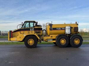 Caterpillar 725 Fuel truck Tank