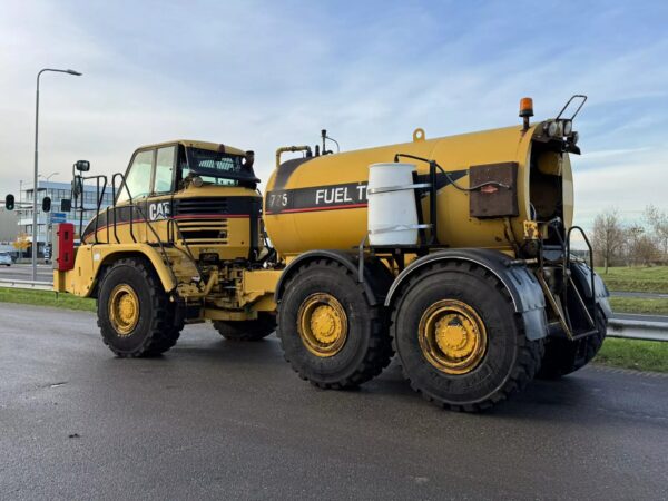 Caterpillar 725 Fuel truck Tank - Image 2