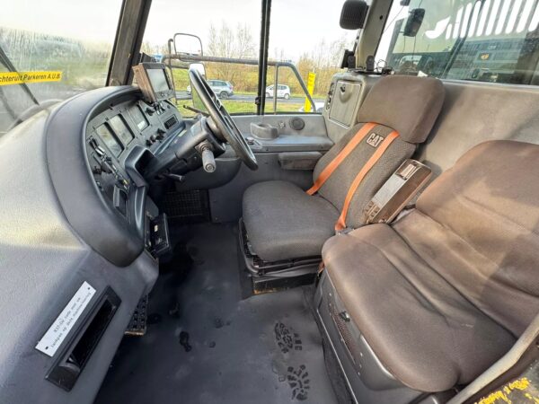 Caterpillar 725 Fuel truck Tank - Image 11