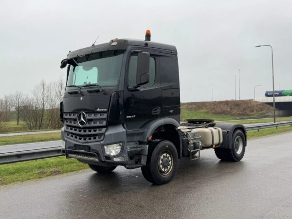 Mercedes Benz Arocs 2043 Tractor