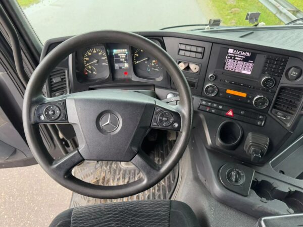 Mercedes Benz Arocs 2043 Tractor 4×4 Head Tractor Unit - Image 10