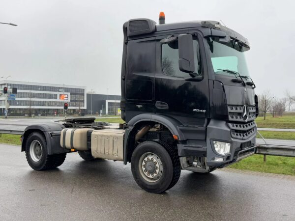 Mercedes Benz Arocs 2043 Tractor 4×4 Head Tractor Unit - Image 2