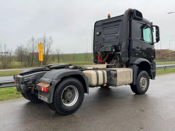 Mercedes Benz Arocs 2043 Tractor 4×4 Head Tractor Unit - Image 5