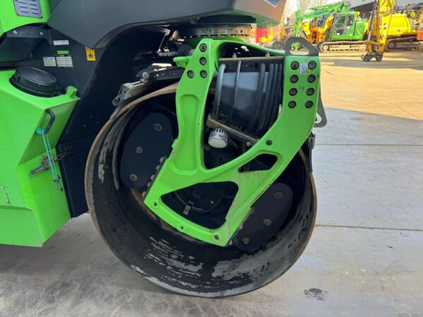 Bomag BW174 AP-4i Double drum roller - Image 6