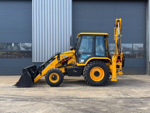 JCB 3DX (3CX) Plus 4×4 4-1 Bucket, Hammerlines Backhoe - Image 5