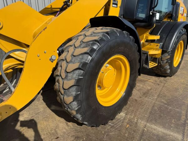Caterpillar 908M Loader For Sale - Image 5