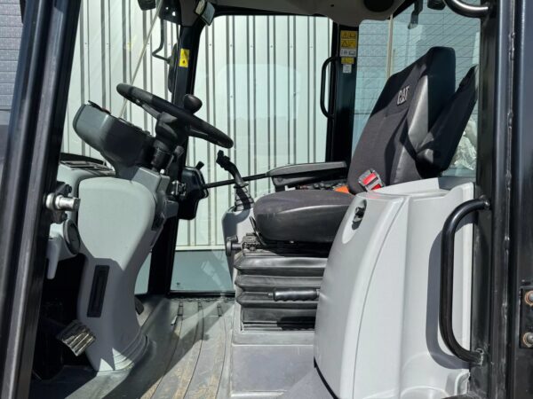Caterpillar 908M Loader For Sale - Image 10