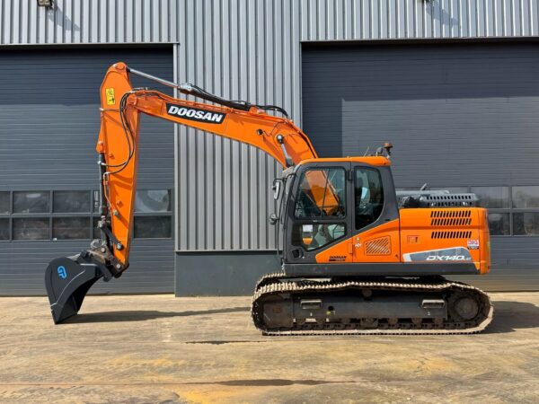 Buy Doosan DX140LC-5 Excavator – CE / Verachtert CW30 – GP edge bucket - Image 3