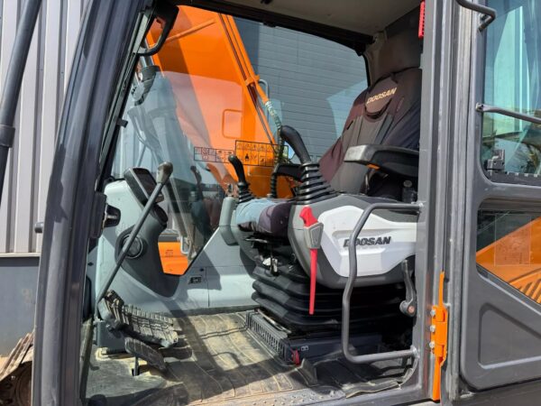 Buy Doosan DX140LC-5 Excavator – CE / Verachtert CW30 – GP edge bucket - Image 5