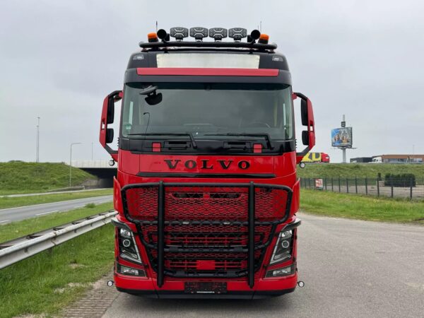 Volvo FH16 650 6×4 Tractor Unit - Image 3