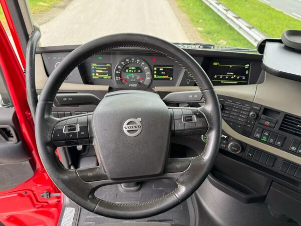 Volvo FH16 650 6×4 Tractor Unit - Image 10