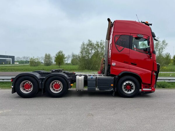 Volvo FH16 650 6×4 Tractor Unit - Image 4