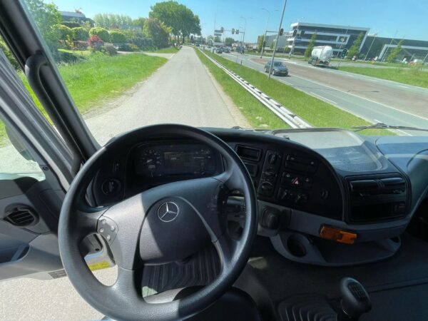 Buy Mercedes Benz Actros 4150 V8 / manual / 3 pedals Tipper - Image 15