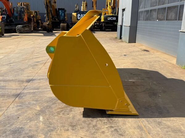 Buy CAT 950 Loader Bucket , 3.4m3,115in Attachment - Image 8