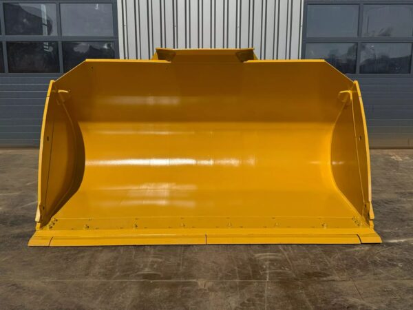 Buy CAT 950 Loader Bucket , 3.4m3,115in Attachment - Image 4