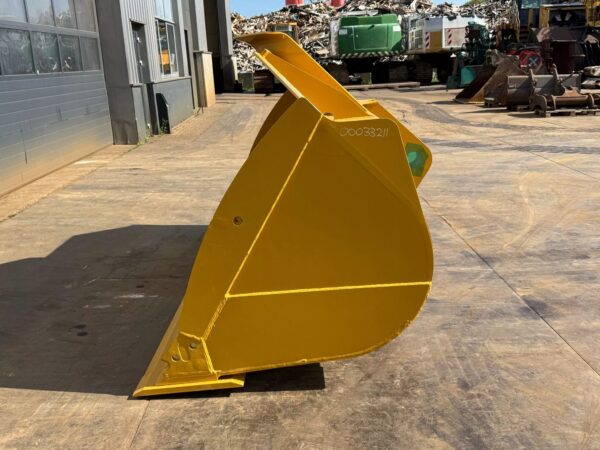 Buy CAT 950 Loader Bucket , 3.4m3,115in Attachment - Image 9