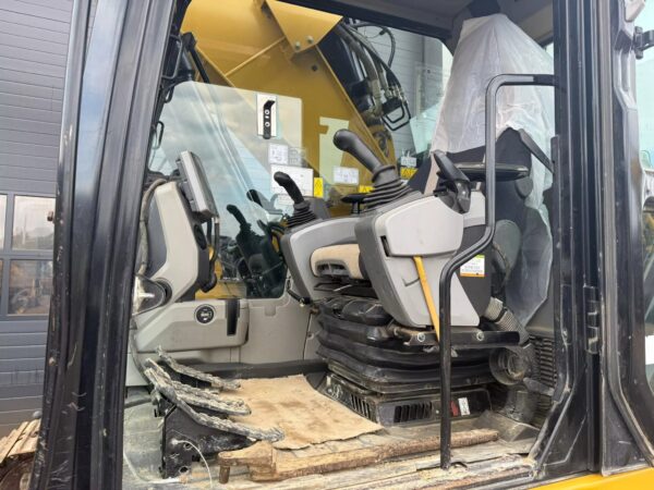 Caterpillar 325F LCR Excavator | 3 buckets - Image 8