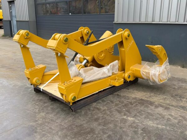 Caterpillar D6 New Gen Ripper with 1 Cylinder Attachment - Image 4