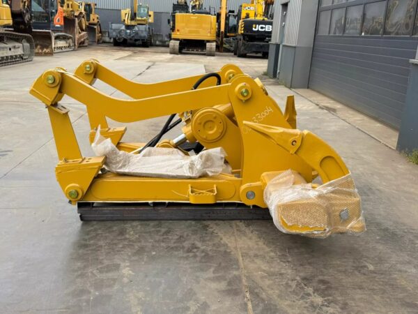 Caterpillar D6 New Gen Ripper with 1 Cylinder Attachment - Image 3