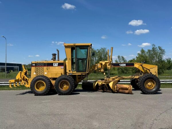 Caterpillar 140H 3306 engine Grader - Image 3