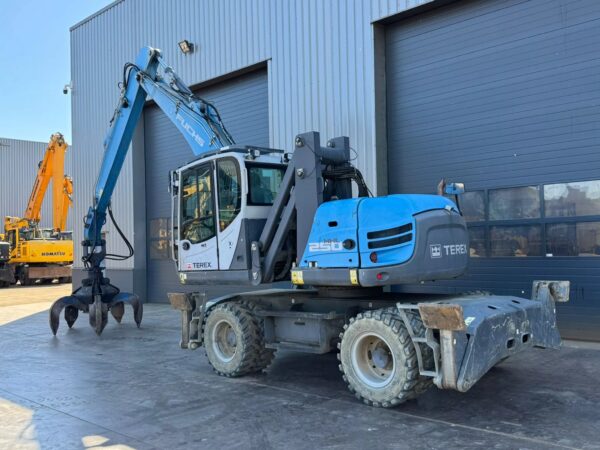 Fuchs MHL 250 E For Sale - Image 3