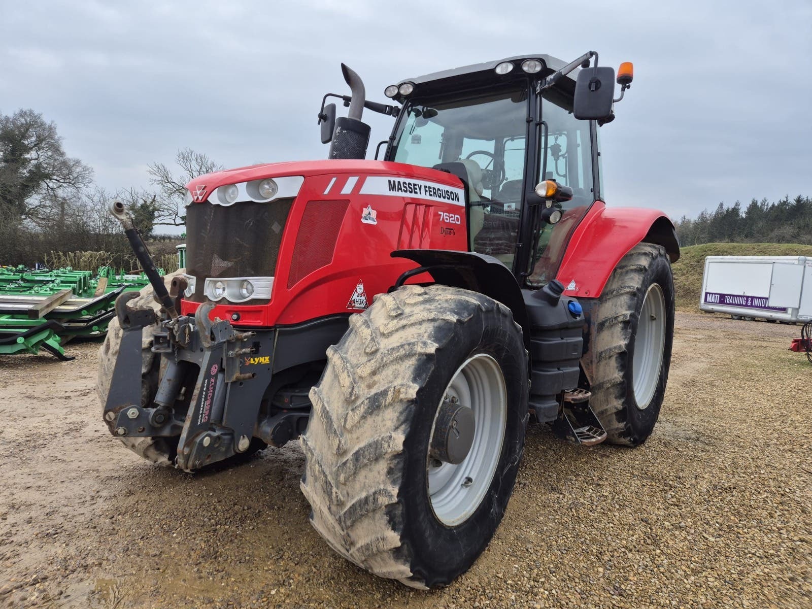 2013 MASSEY FERGUSON 7620