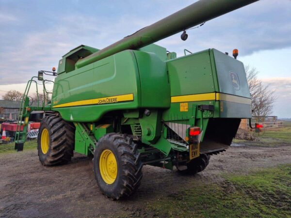JOHN DEERE C670i Combine Harvester, Year 2010, 2816 Engine Hours - Image 4