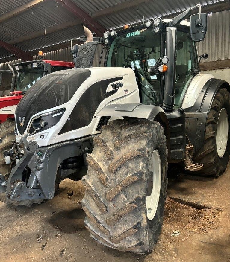2018 VALTRA T254 Versu Tractor