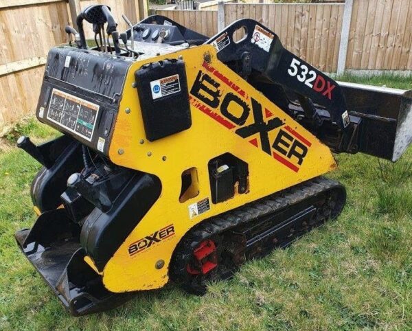 BOXER 532DX Mini Stand-on Skidst