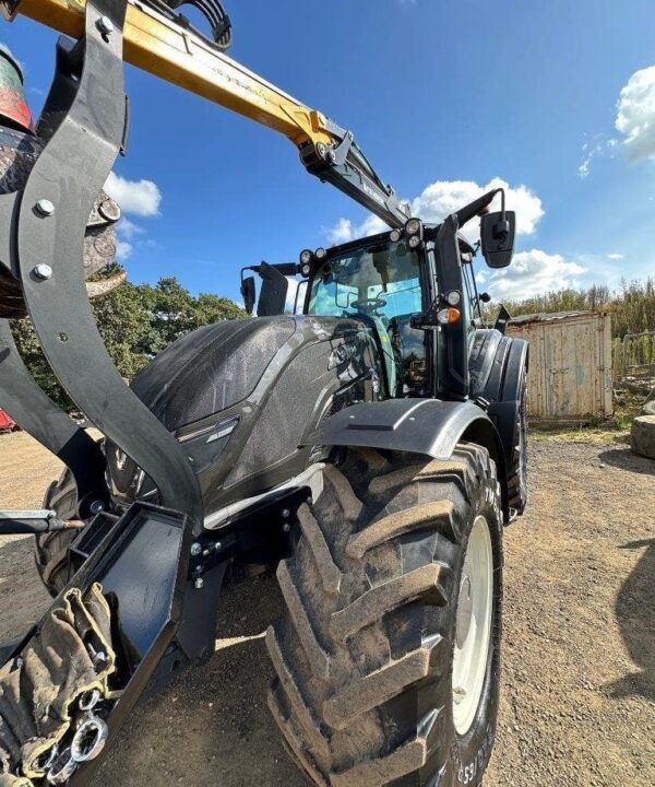 VALTRA T234V MR19 4wd Logging Tractor, Year 2021 - Image 3