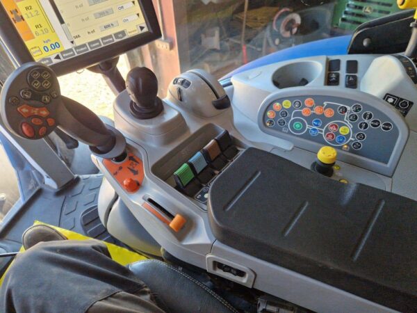 NEW HOLLAND T7.225 4wd Tractor, Year 2018, 3,055 Hours - Image 5