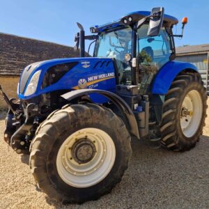 NEW HOLLAND T7.225 4wd Tractor, Year 2018, 3,055 Hours