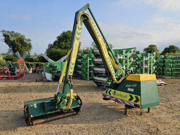 SPEARHEAD 605 Excel Hedgecutter