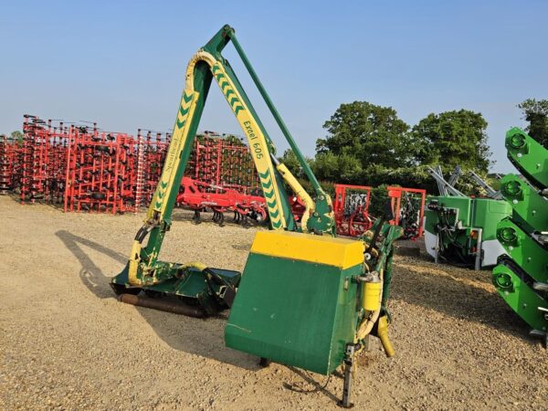 SPEARHEAD 605 Excel Hedgecutter, 6 Metre Reach, Joystick Control - Image 2