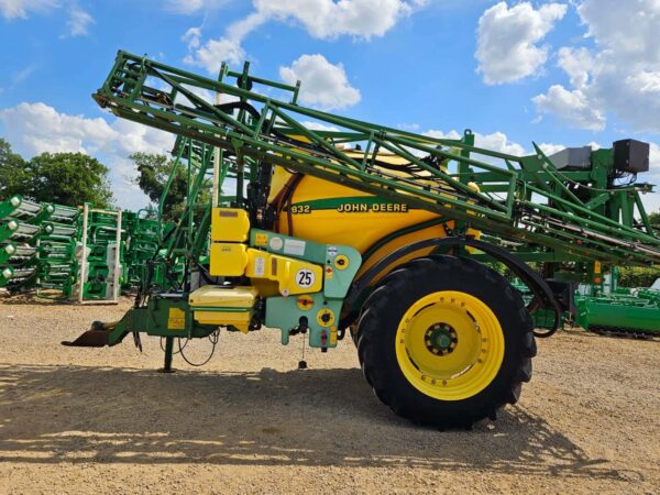 JOHN DEERE 832 Trailed Sprayer, 24 metre, 2 sets of wheels, 2003 - Image 4