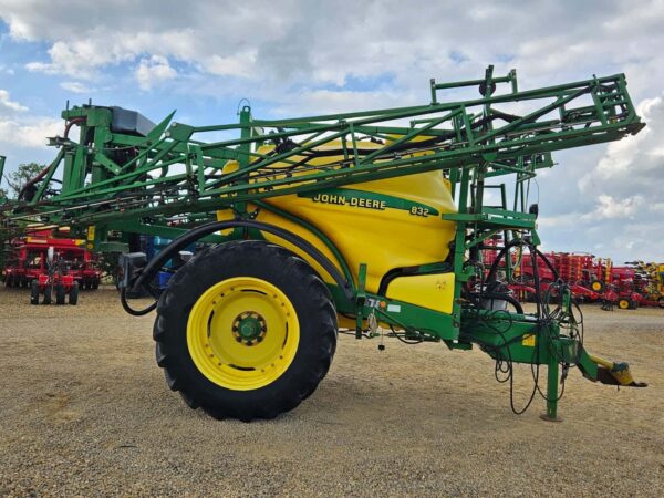 JOHN DEERE 832 Trailed Sprayer, 24 metre, 2 sets of wheels, 2003 - Image 10