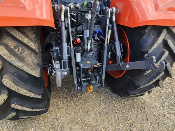 KUBOTA M7-173 Premium 4wd Tractor with Front Linkage, Year 2022, 460 Hours From New ! - Image 8
