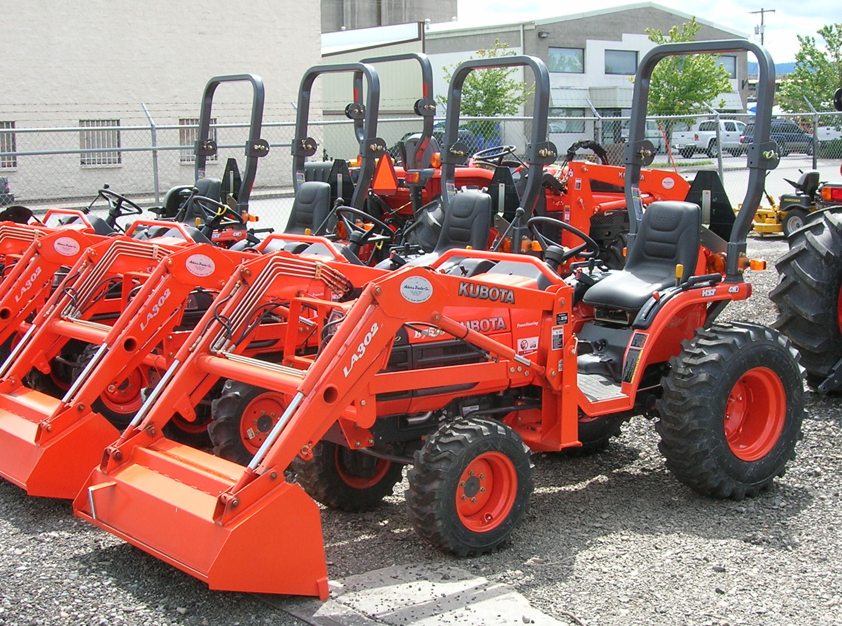 Kubota Tractors for Sale in Thailand - Reliable Farm Machinery - Image 2