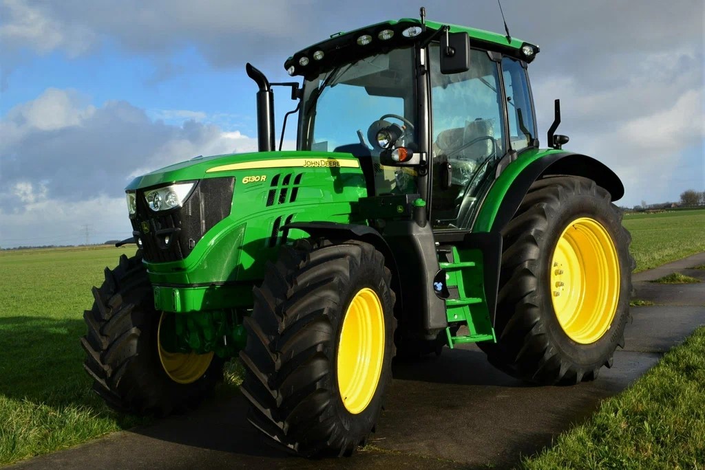 John Deere 1025R Compact Tractor - Small Farm & Utility Tractor for Sale - Image 7